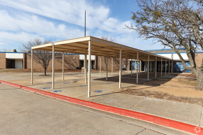 Clara Reynolds Elementary School is in Harrah Oklahoma.