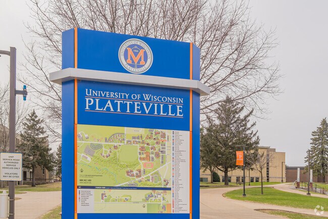 The University of Wisconsin-Platteville, originally Wisconsin Mining Trade School, has 6,500 students.