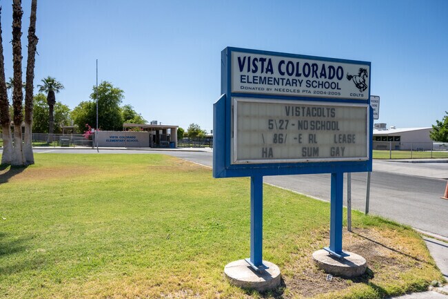 Vista Colorado Elementary challenges and ecourages children to learn.