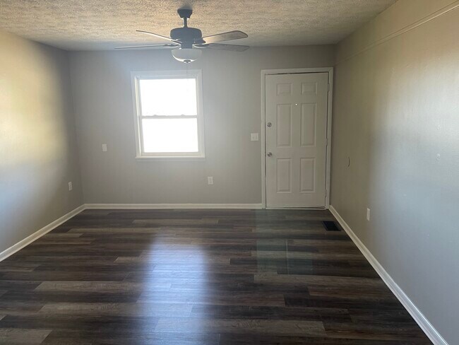 305 Houseal St unit 305 Houseal St Cedar, Cedartown, GA 30125 - photo 7