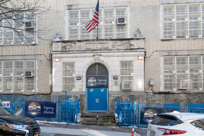 P.S. 396 has a student-teacher ratio of 5 to 1.