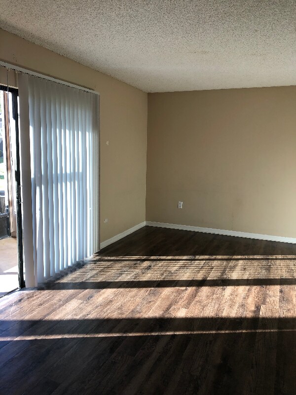 1076 Ellen Ct, Melbourne, FL 32935 - photo 4