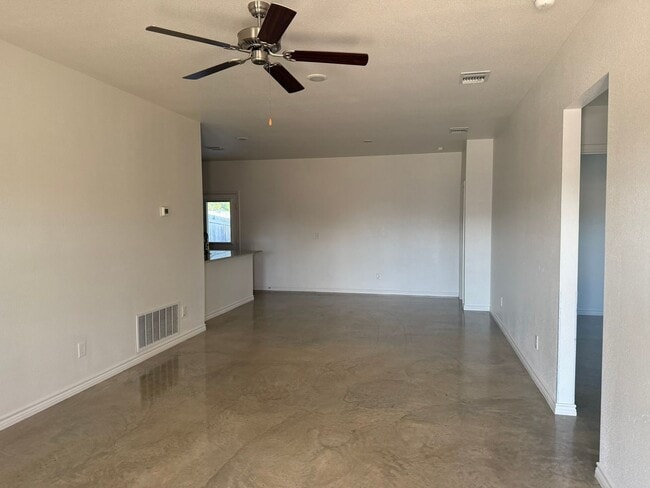 1801 Emma Naylor Ct unit B, Harker Heights, TX 76548 - photo 3