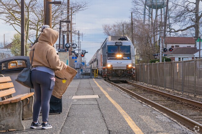 Allenhurst Train Station in Deal, NJ is connects commuters to stations in Newark and New York.