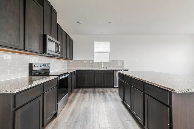 2515 Chronos Dr, San Antonio, TX 78245 - photo 2