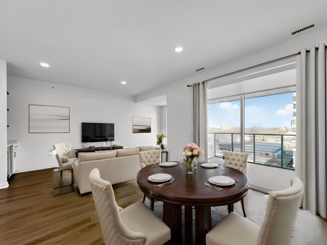 The James on Grand, Des Moines, IA 50312 - photo 2