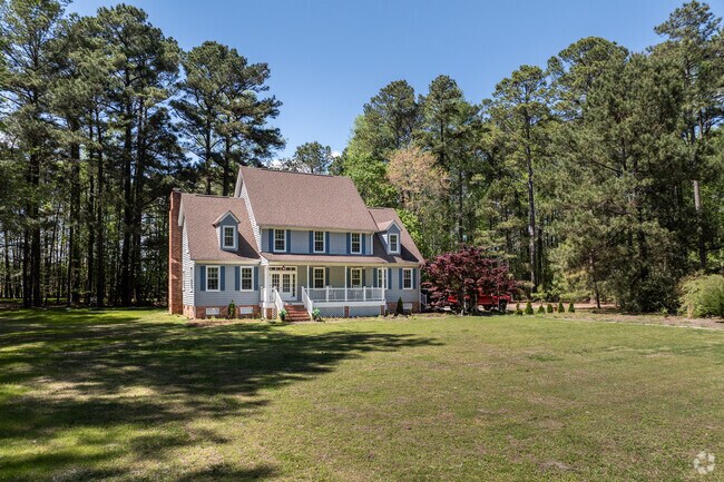 Custom homes in Caroon Farms each have their own style and generous outdoor space.
