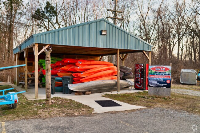 River Village Family Restaurant in Rockwood offers kayak rentals in season.