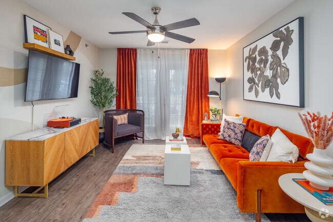 3BR, 3BA - C2 - 1,126SF - Living Room