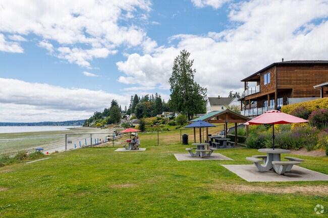 Pomeroy Park is a waterfront park that is a popular spot for locals to have a picnic.