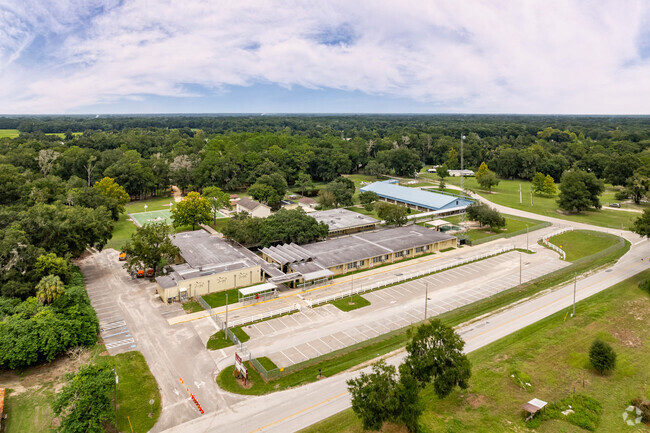 A beautiful aerial view of Sparr Elementary School's campus in Marion County.