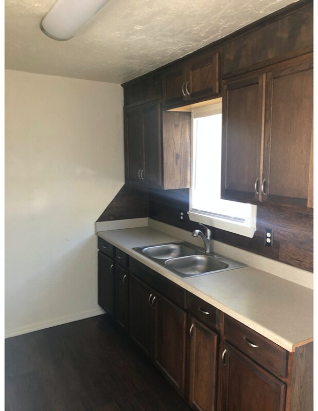 110 S 9th St, Chickasha, OK 73018 - photo 2