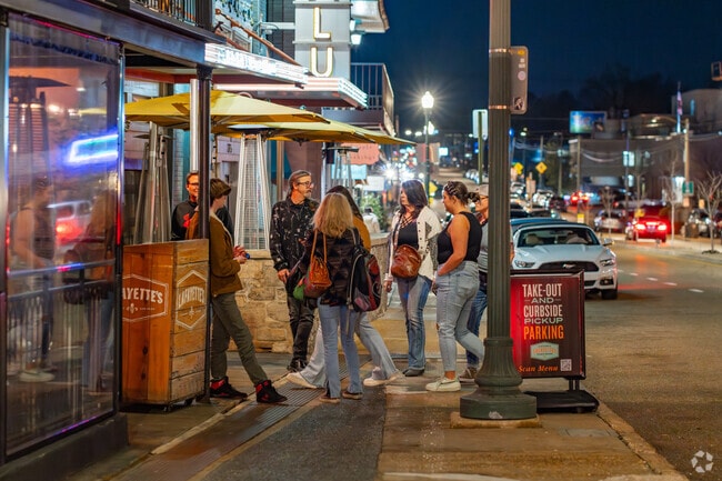 Hyde Park is only a few minutes away from Overton Square.