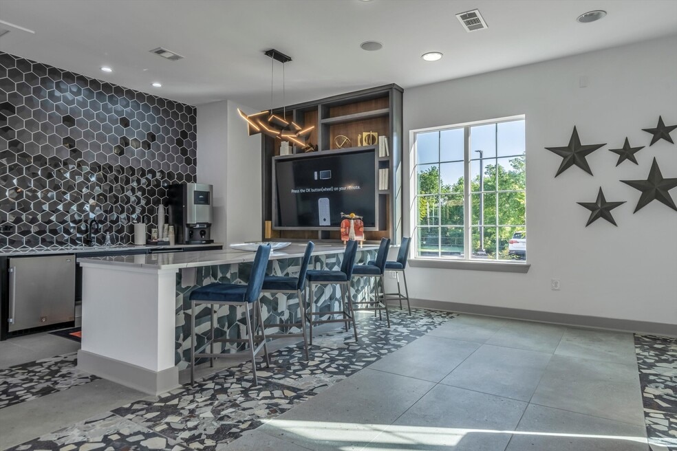 Rendezvous, Edmond, OK 73034 - photo 1