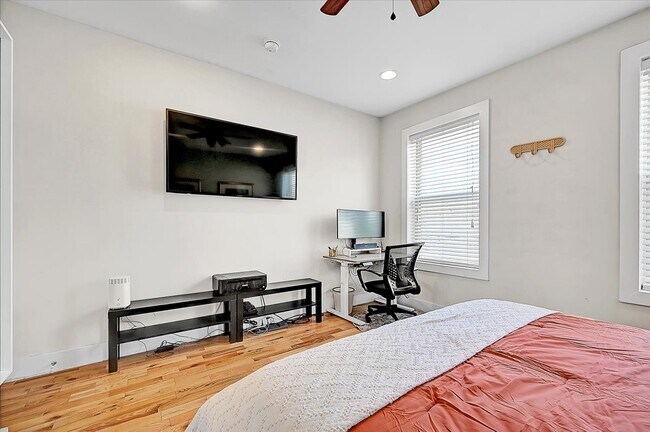 1607 Brown St unit 3, Philadelphia, PA 19130 - photo 7