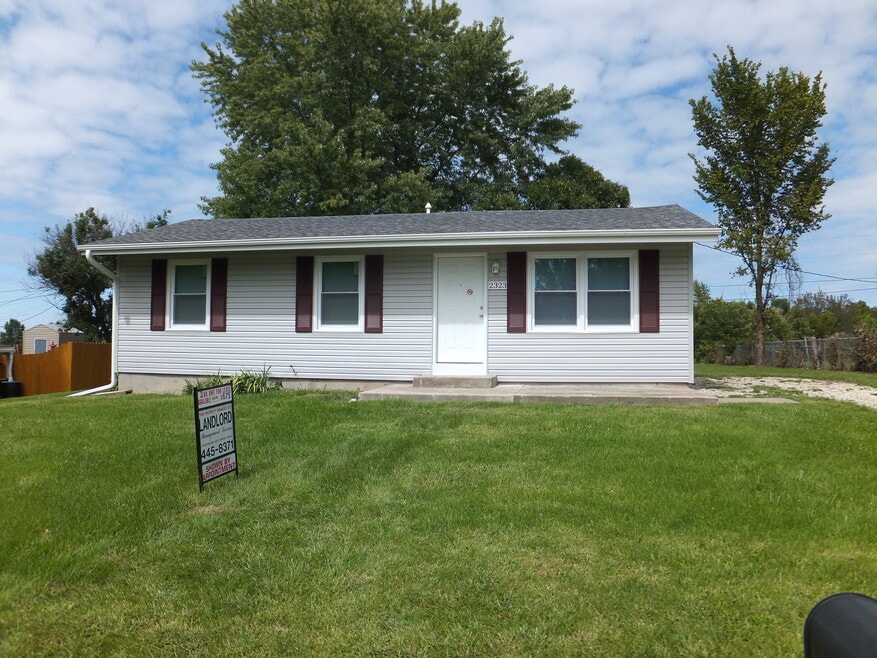 2323 E Bearfield Subdivision, Columbia, MO 65201 - photo 1