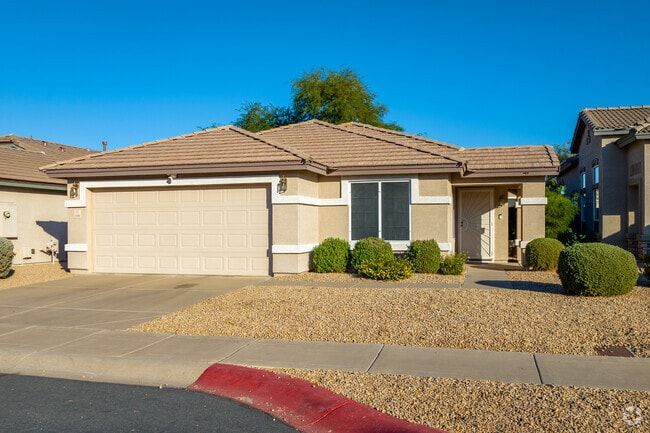 Experience the ease of single-story living in North Central Phoenix.