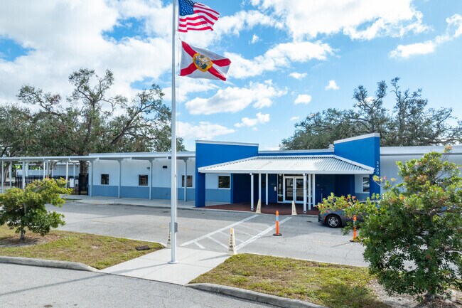 Wilkinson Elementary School in South Gate Ridge serves Amaryllis Park.