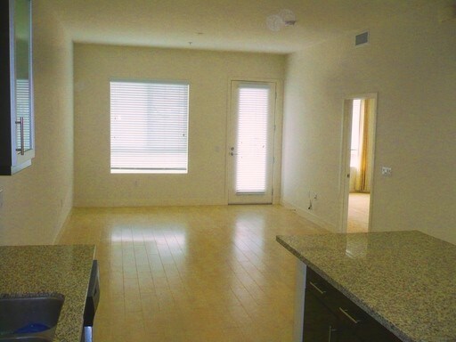 12920 W Runway Rd unit 341, Los Angeles, CA 90094 - photo 4