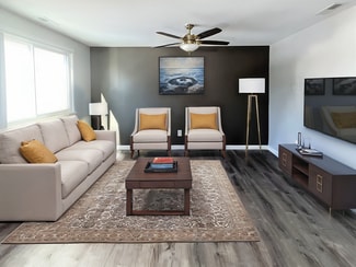 12555 Pine St, Taylor, MI 48180