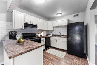 8951 Reeder St, Overland Park, KS 66214