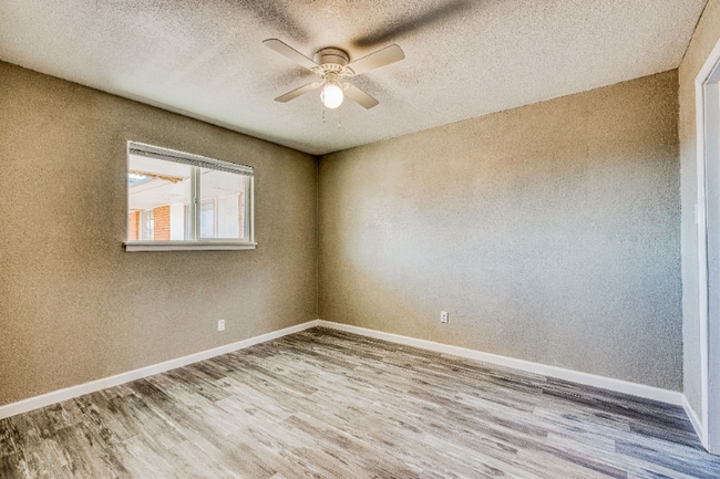 8709 Lawson St unit 4, El Paso, TX 79904 - photo 6