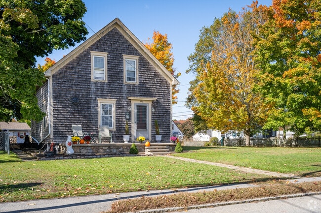 Explore North Fairhaven and enjoy its Colonial architecture in fall colors.