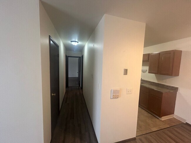 Colony Court Apartments LLC, Beloit, WI 53511 - photo 5