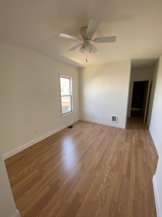 1346 N 11th St, Reading, PA 19604 - photo 2