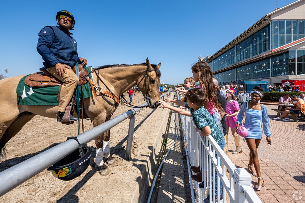 NH_Lake Terrace-Oaks_500057_P2_v1_050225