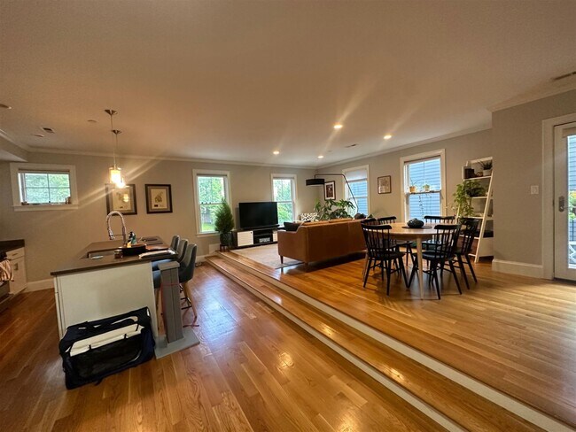 22 Linden Ave unit 2, Somerville, MA 02143 - photo 4