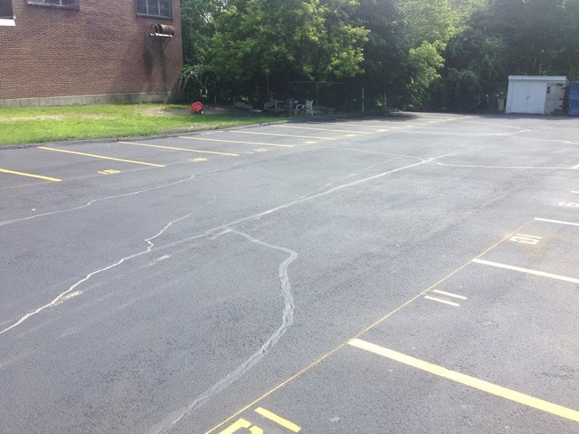 Oakland Heights Apartments, Methuen, MA 01844 - photo 3