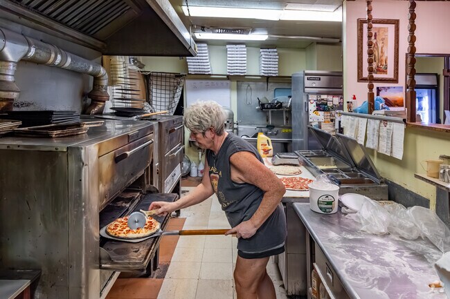 Lincoln Place loves The Pizza Stop because of their great food.