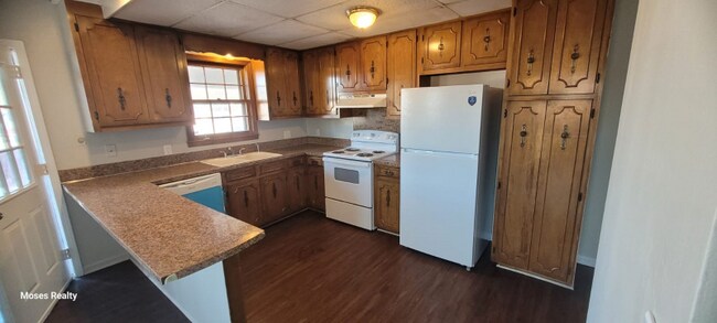 1603 N Main St unit B, Anderson, SC 29621 - photo 4