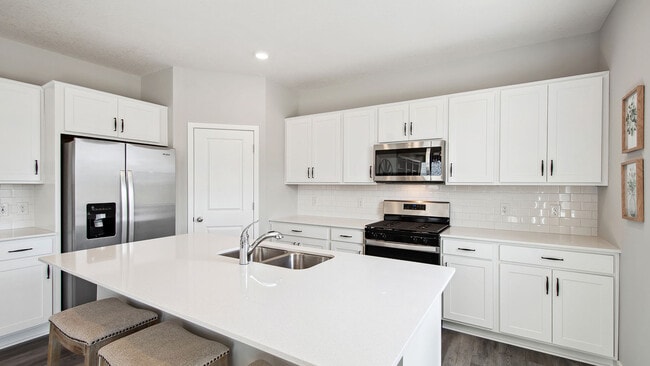 23382 Marshview Dr, Rogers, MN 55374 - photo 3