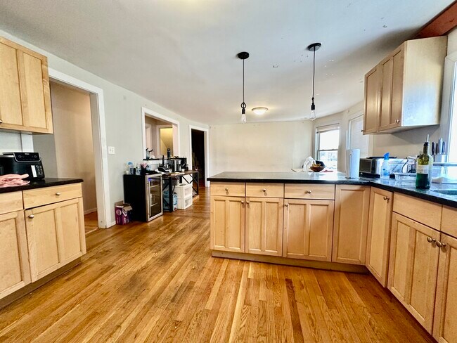 74 Ashford St unit 74 Ashford St Apt 2, Allston, MA 02134 - photo 7