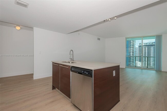 Quantum On the Bay unit 1604, Miami, FL 33132 - photo 3