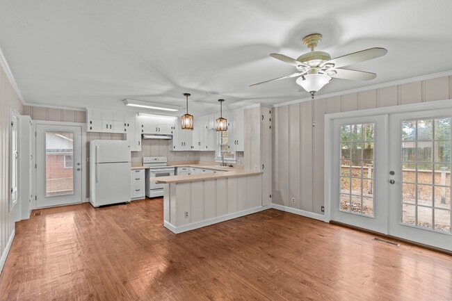 110 Byrd St, Enterprise, AL 36330 - photo 5