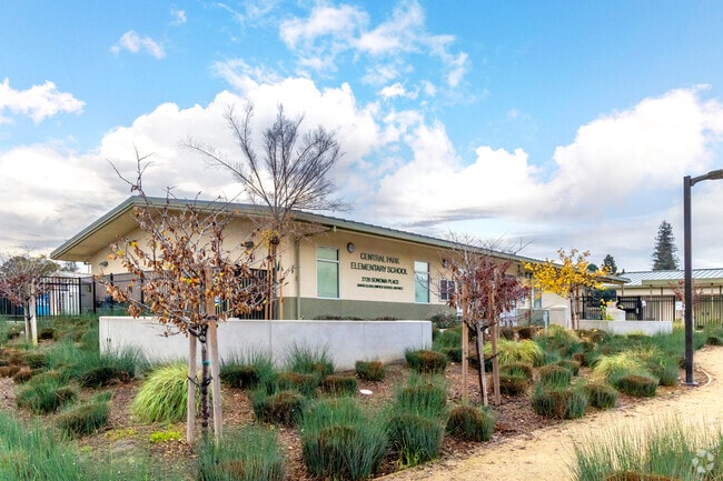 Courses in Reading, Writing, and Literature are available at Central Park Elementary.