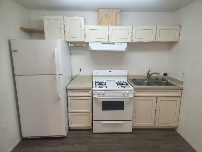 3474 N Brocton Ave unit D, Wasilla, AK 99654 - photo 4