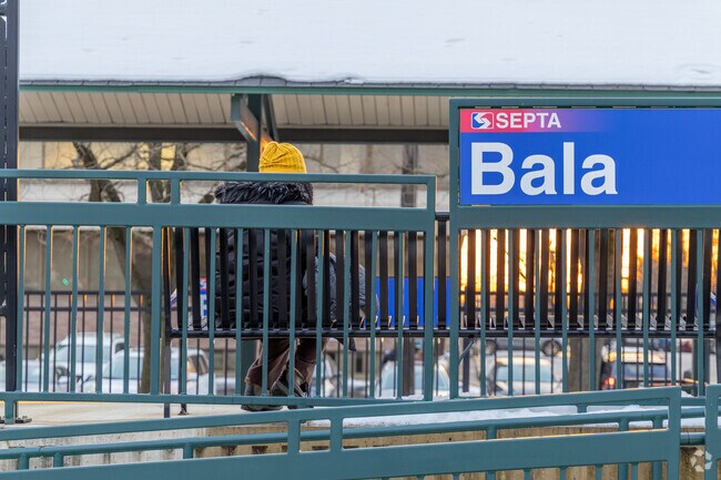 A passenger waiting for the next train in Bala Cynwyd.