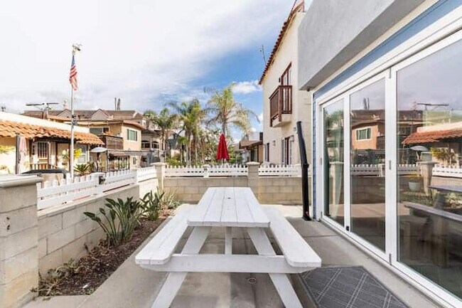 717-21 Island Ct unit FL1-ID1038978P, San Diego, CA 92109 - photo 5