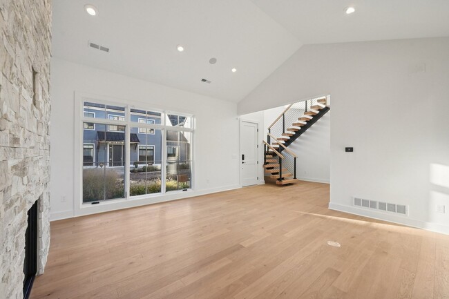 2835 Katmai Dr, Columbus, OH 43228 - photo 2