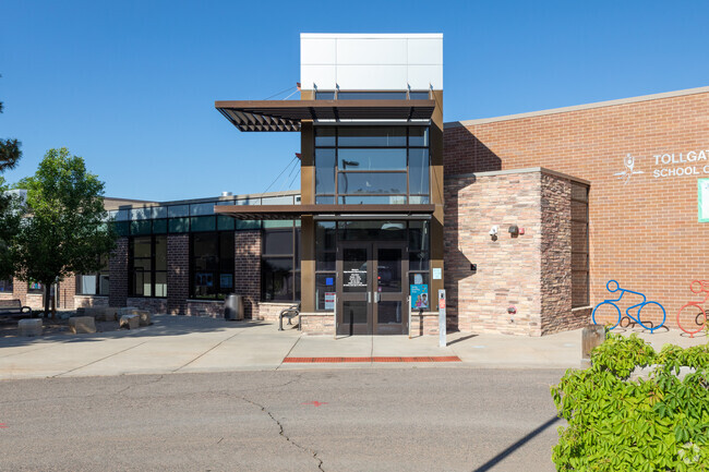 Front entrance to Tollgate Elementary School in Centre Pointe, CO.