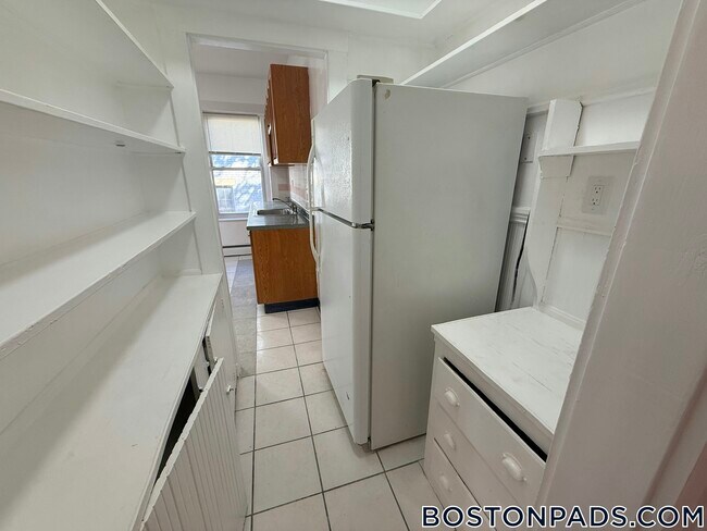 47 Strathmore Rd unit 3, Brighton, MA 02135 - photo 4