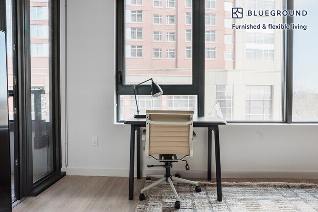 3030 Potomac Ave unit FL3-ID1018, Arlington, VA 22202 - photo 4