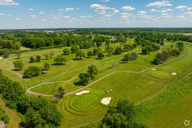 Golfers will find the Donald Ross Golf Course just up the road from Hickory Grove.
