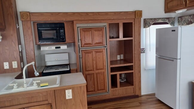 5030 Cord Ave unit RV, Pico Rivera, CA 90660 - photo 7