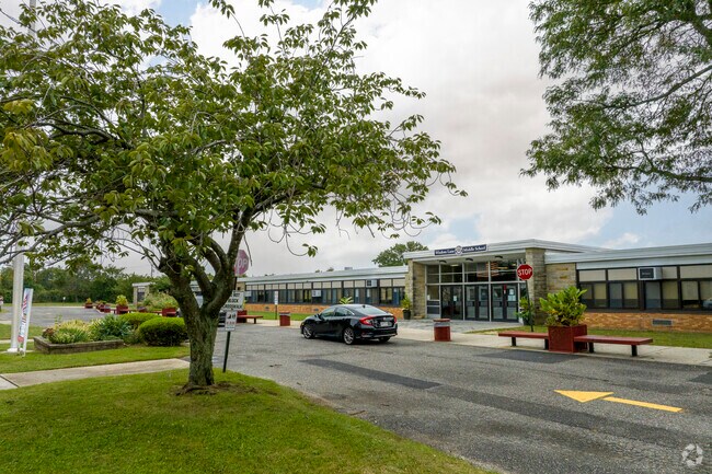 Wisdom Lane Middle School in Levittown has 776 students in grades 6-8 with a ratio of 11 to 1.
