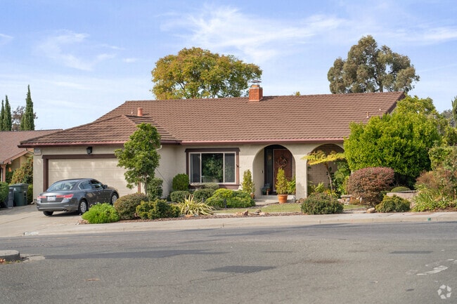 Single family homes are huge in Somerset Highlands.